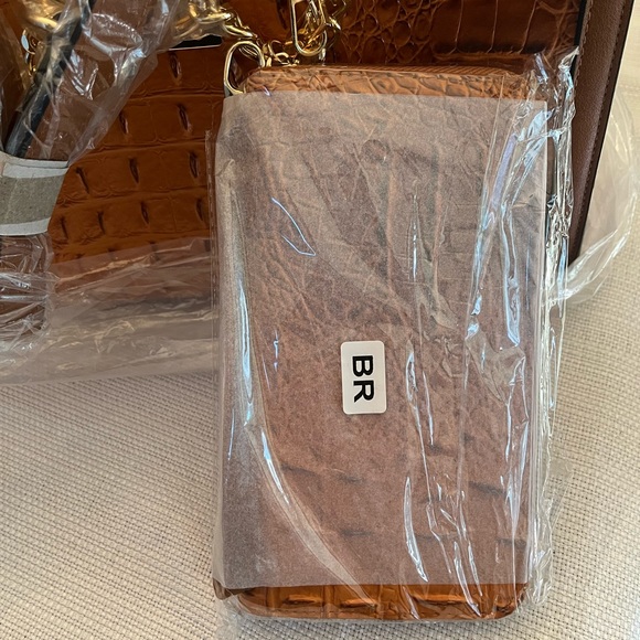 Rich brown Diophy handbag with matching wallet - Picture 3 of 3